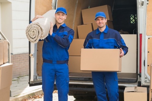 Manual handling and secure loading during a move